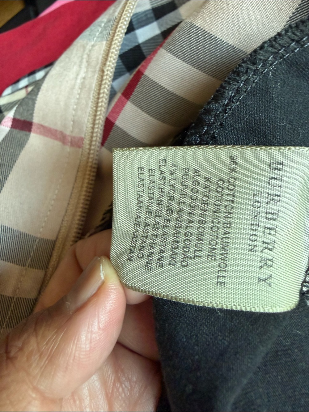 Burberry Beige Plaid Hooded Zip Vest with Black Sleeves - Picture 5 of 5